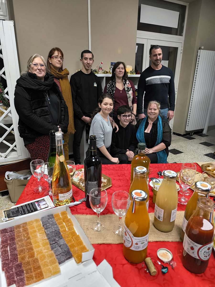 Cette photo IMG_20251201_181800.jpg, a été réduite de 96.23 % le Mardi 02 Décembre 2025 à 10:12 par Emjysoft Photo Réducteur v6.0 à télécharger sur https://www.emjysoft.com/